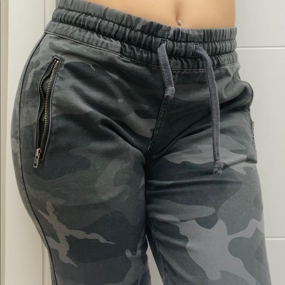 WILFRED dark grey camo pants